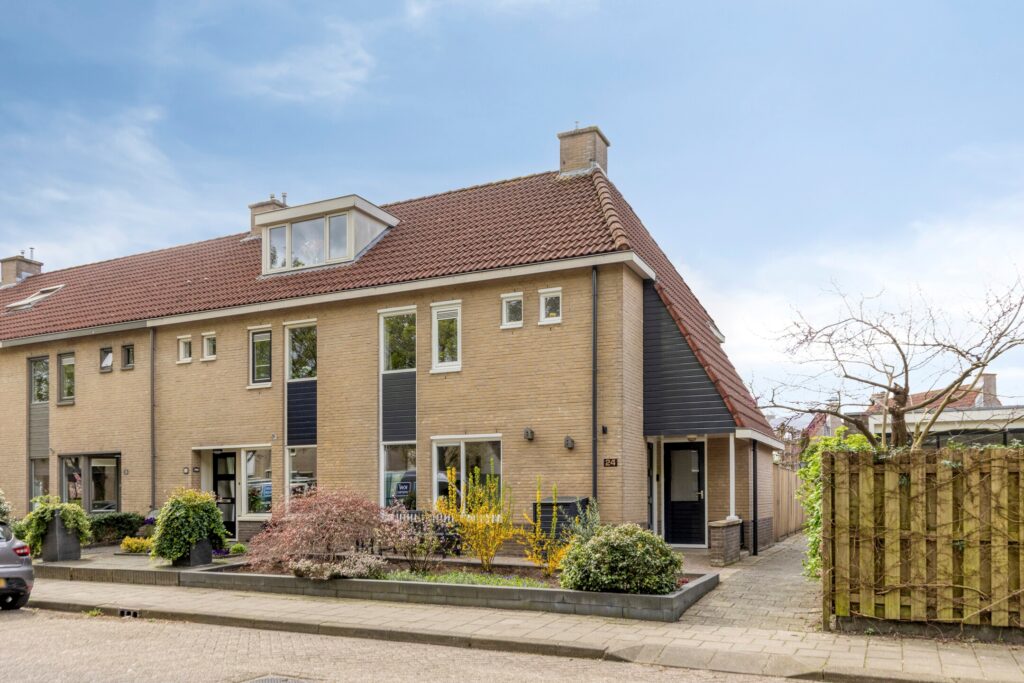 De Voorposten 24